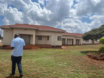 6 bedroomed House to rent 